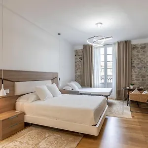 Plaza Nueva 8 Homestay